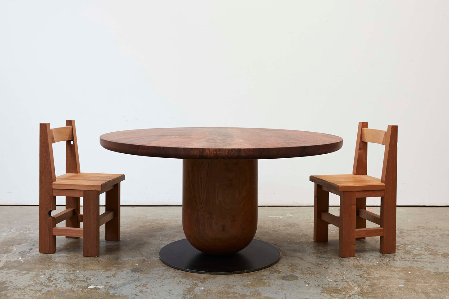 Claro Walnut dining table (Garden Place)